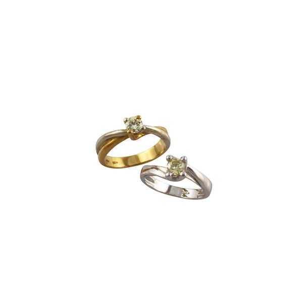 LOT OF TWO 18KT GOLD AND YELLOW DIAMONDS RINGS