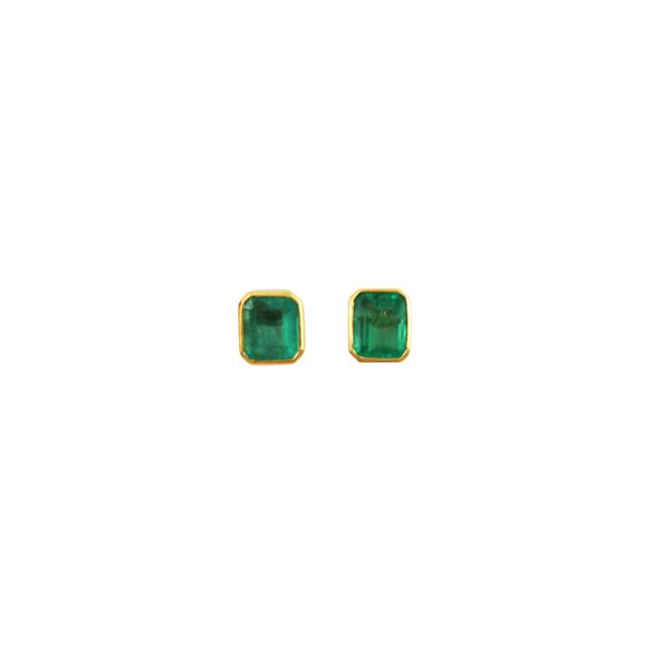 18KT GOLD AND EMERALDS RING