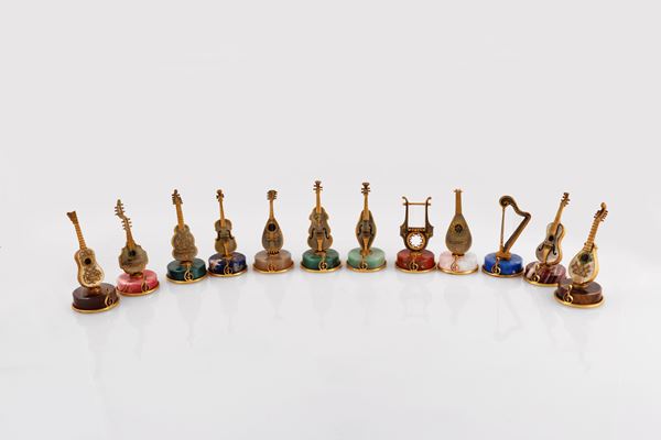 LOT OF 800 SILVER TWELVE PLACEHODERS  - Auction Jewelery & Objects by Vertu - Casa d'Aste International Art Sale