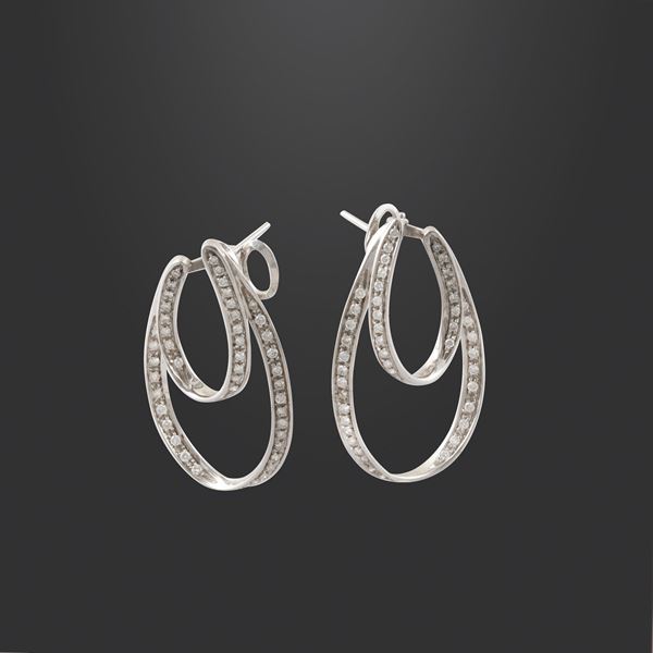18KT GOLD AND DIAMONDS EARRINGS
