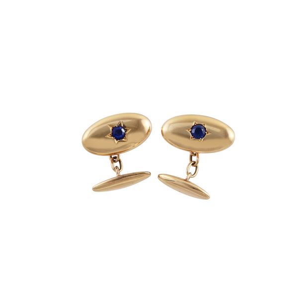 18KT GOLD AND SAPPHIRES CUFFLINKS