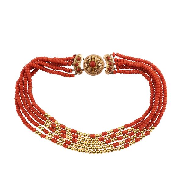 9KT GOLD CLASP CORAL AND GILTED SYNTHTIC BEADS NACKLACE