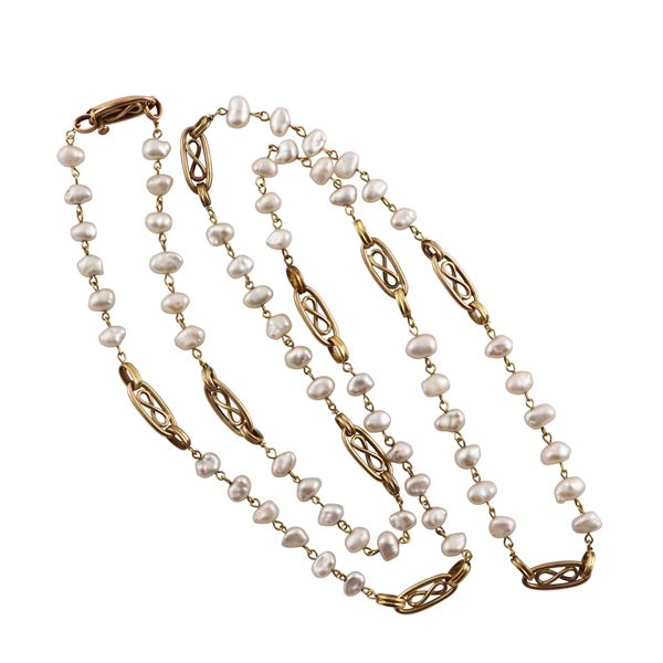 18KT GOLD AND FRESHWATER PEARLS NECKLACE