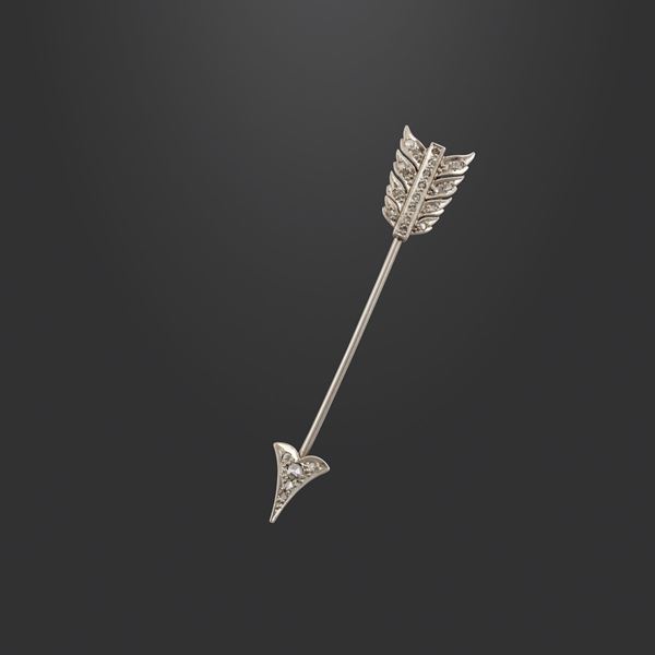 PLATINUM, GOLD AND DIAMONDS ARROW PIN