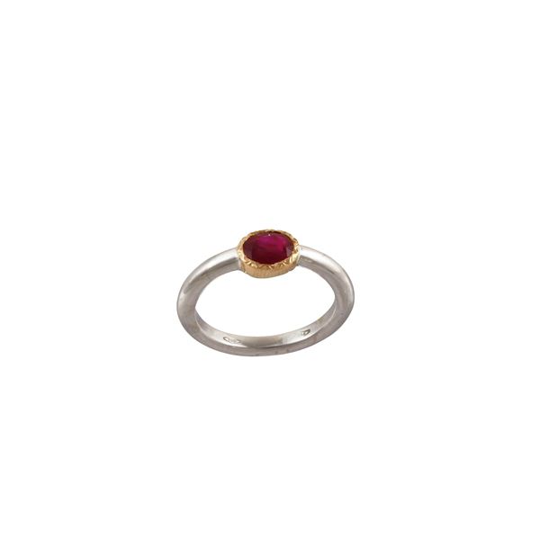 18KT GOLD AND RUBY RING