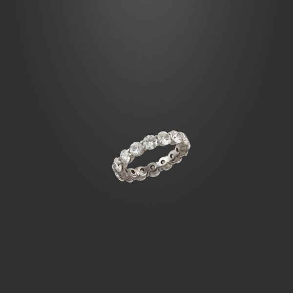 PLATINUM DIAMONDS RING