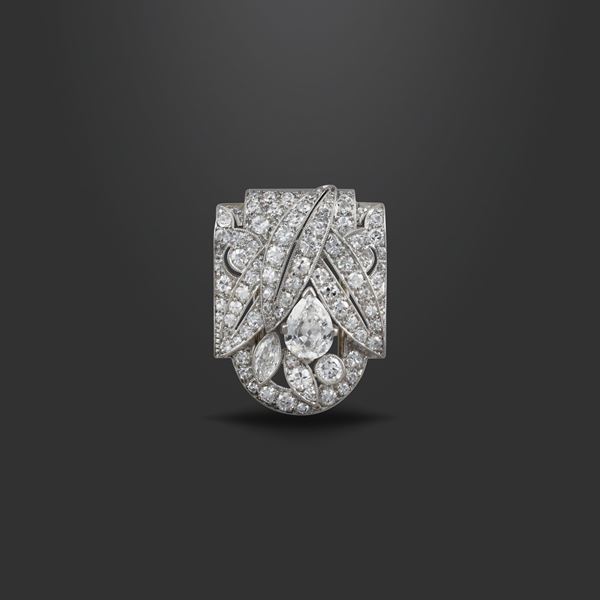 PLATINUM AND DIAMONDS CLIP-BROOCH  - Auction Jewelery & Objects by Vertu - Casa d'Aste International Art Sale
