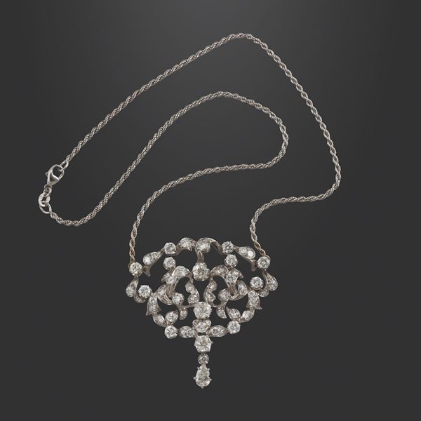 18KT GOLD AND DIAMONDS NECKLACE