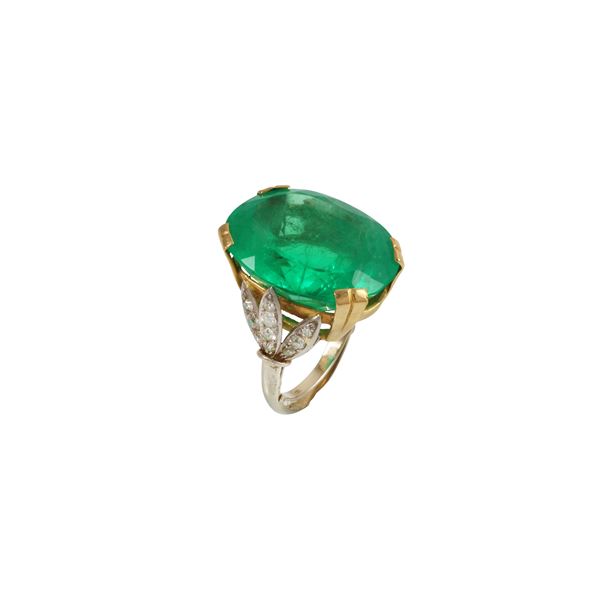 18KT GOLD, DIAMONDS AND COLOMBIAN EMERALD RING  - Auction Important Jewelry - Casa d'Aste International Art Sale
