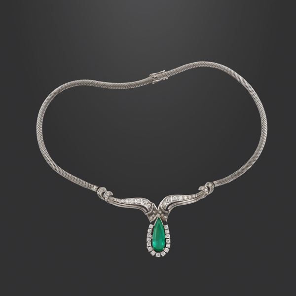 14KT GOLD, EMERALD AND DIAMONDS NECKLACE