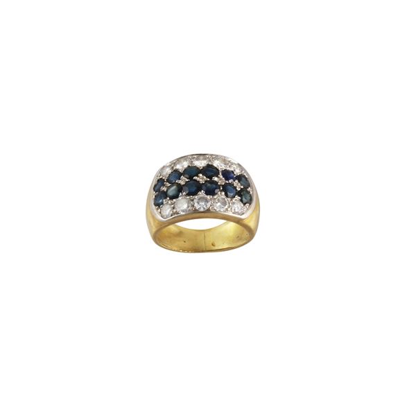 18KT GOLD, DIAMONDS AND SAPPHIRES RING