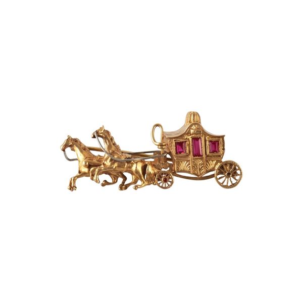 18KT GOLD AND SYNTHETIC GEMS HORSE CARRIAGE BROOCH