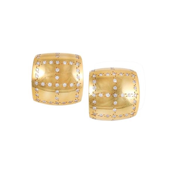 * 18KT GOLD AND DIAMONDS EARRINGS