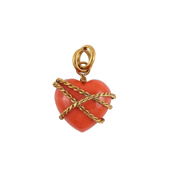 * 18KT GOLD AND CORAL PENDANT