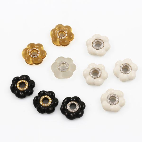 * LOT OF TEN 18 KT GOLD, WHITE AGATE, ONYX, CITRINE QUARTZ AND DIAMOND PENDANTS 