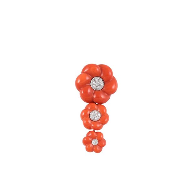 * 18 KT GOLD, CORAL AND DIAMONDS PENDANT
