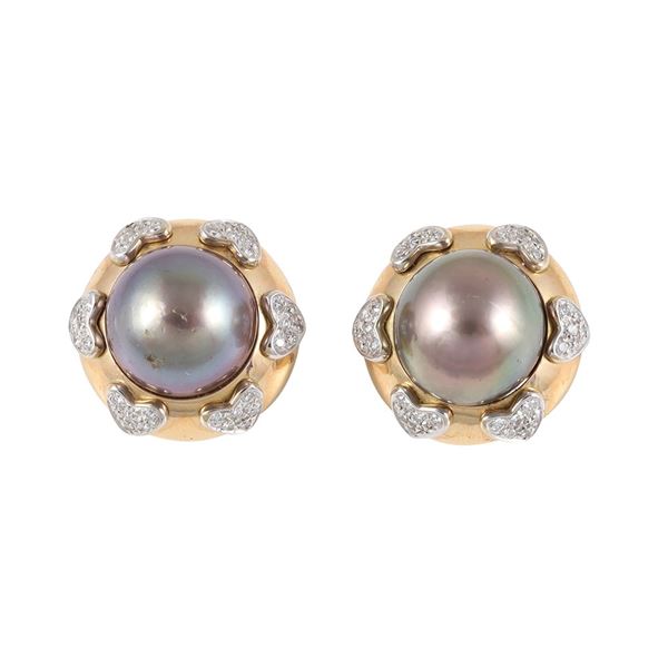 * 18KT GOLD EARRINGS WITH DIAMONDS AND CULTURED TAHITI PEARLS