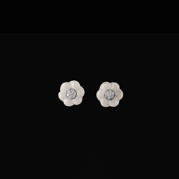 * 18KT GOLD, DIAMONDS AND WHITE AGATE EARRINGS  - Auction JEWELRY, WATCHES, AND SILVERWARE - Casa d'Aste International Art Sale