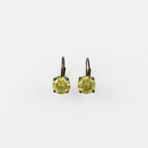 * 18KT GOLD AND SYNTHETIC GEMS EARRINGS