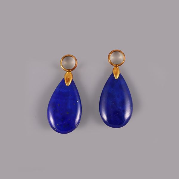 * 18KT GOLD LOT OF TWO PENDANTS WITH LAPISLAZULI