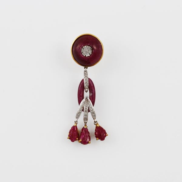 * 18KT GOLD, DIAMONDS AND RUBIES SINGLE EARRING