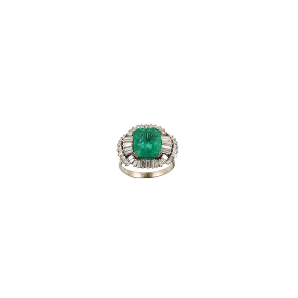 18KT GOLD, EMERALD AND DIAMONDS RING  - Auction Important Jewelry - Casa d'Aste International Art Sale