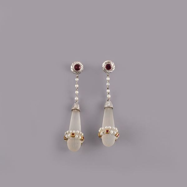 18KT GOLD, QUARTZ, PEARL AND RUBY EARRINGS
