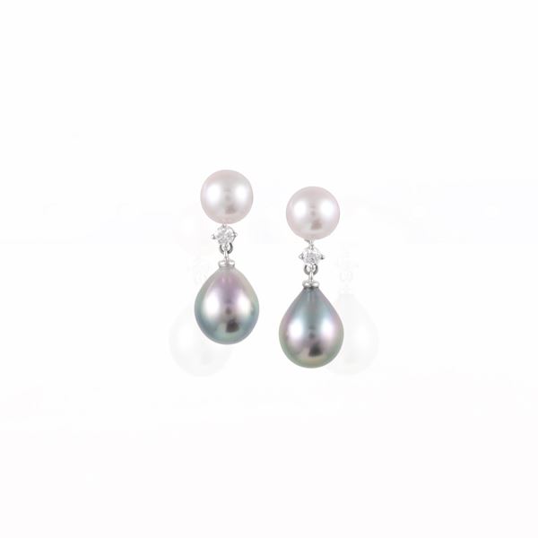 18KT GOLD, CULTURED TAHITI PEARL, DIAMONDS (one slightly chipped) AND FRESHWATER PEARL EARRINGS