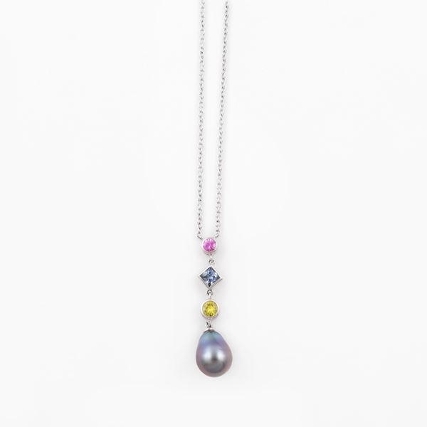 18KT GOLD, CULTURED TAHITI PEARL, PINK, BLUE AND YELLOW SAPPHIRE NECKLACE