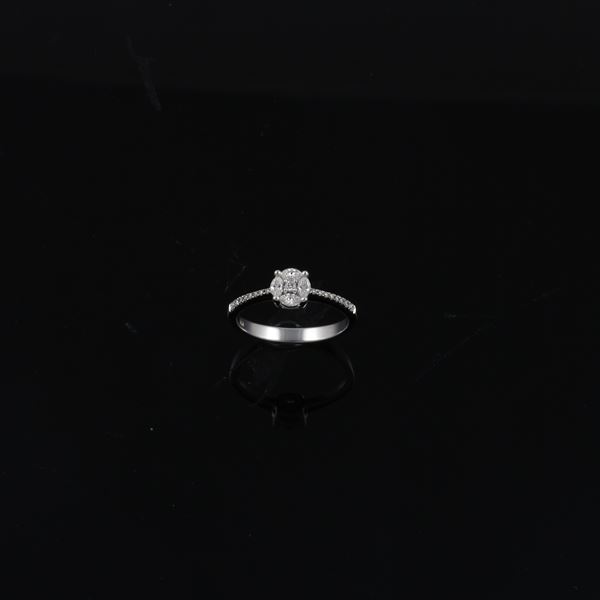 18KT GOLD AND DIAMONDS RING