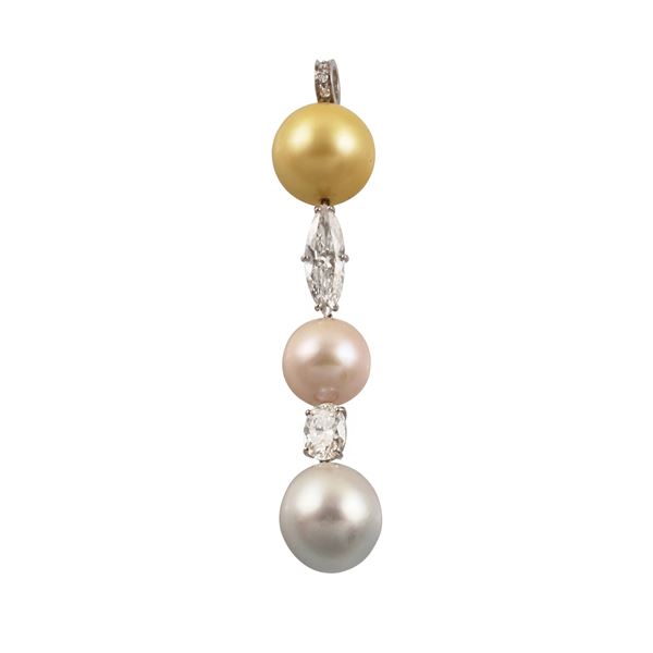 18KT GOLD, DIAMONDS AND SOUTH SEA PEARLS PENDANT