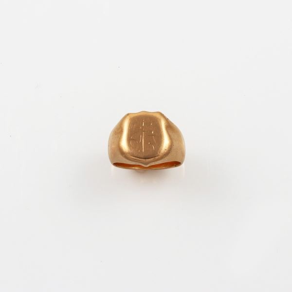 18KT GOLD RING