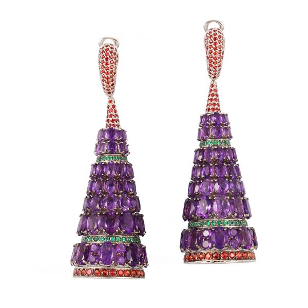 18KT GOLD, AMETHYSTS, TSAVORITES AND GARNETS EARRINGS