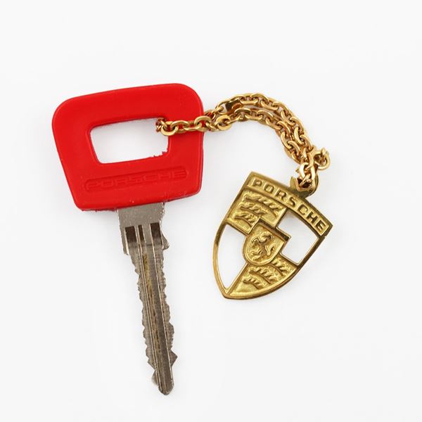 18KT GOLD "PORSCHE" KEY HOLDER 