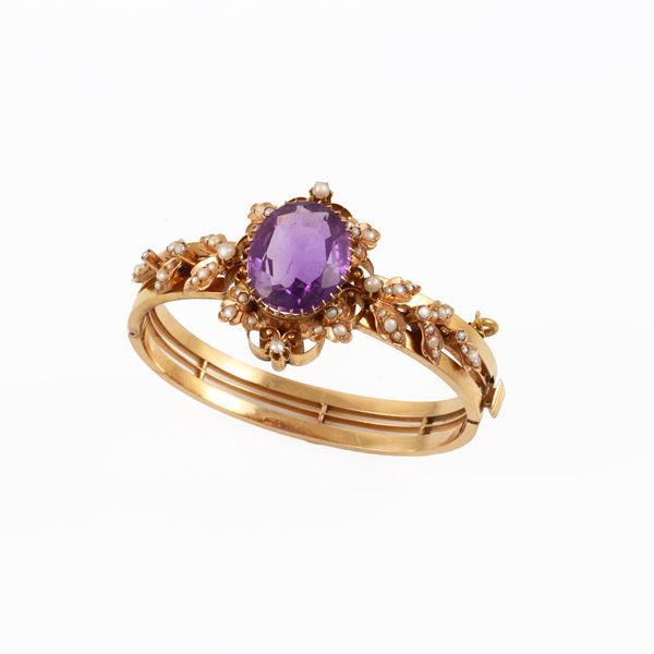 18KT GOLD, AMETHYST AND PEARL BRACELET