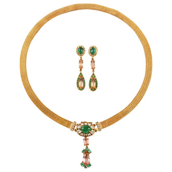 18KT GOLD, EMERALDS, PINK TOPAZES AND DIAMONDS NECKLACE AND EARRINGS