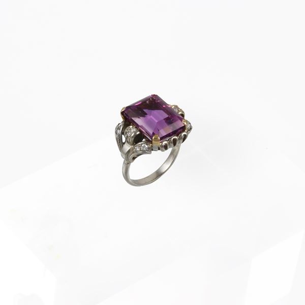 18KT GOLD, AMETHYST AND DIAMONDS RING  - Auction JEWELRY, WATCHES, AND SILVERWARE - Casa d'Aste International Art Sale