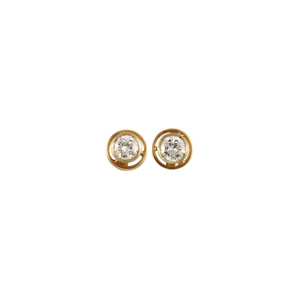 18KT GOLD AND DIAMONDS EARRINGS