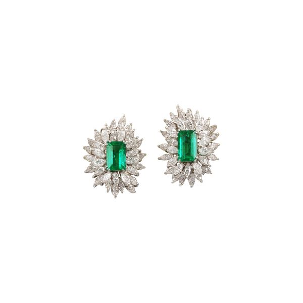 PLATINUM, DIAMONDS AND COLOMBIA EMERALDS EARRINGS