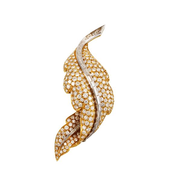 18KT GOLD AND DIAMONDS BROOCH