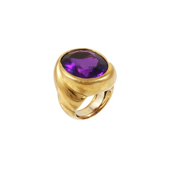 18KT GOLD AND AMETHYST RING