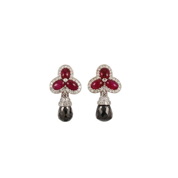 18KT GOLD, RUBIES AND DIAMONDS EARRINGS