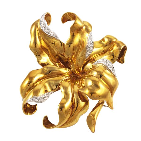 18KT GOLD AND DIAMONDS BROOCH