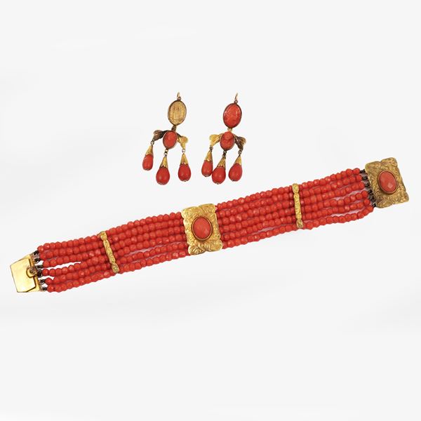 12KT GOLD BRACELET WITH CORALS AND 18KT, 9KT GOLD AND CORAL (one missing) EARRINGS  - Auction JEWELRY, WATCHES, AND SILVERWARE - Casa d'Aste International Art Sale