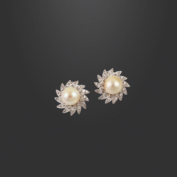 18KT GOLD, PEARLS AND DIAMONDS EARRINGS