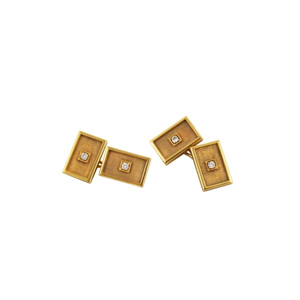 18KT GOLD AND DIAMONDS CUFFLINKS