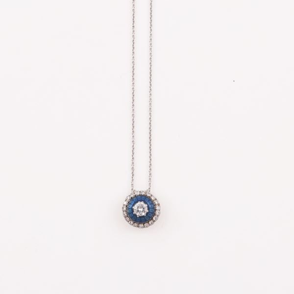 18KT GOLD, DIAMONDS AND ENAMEL NECKLACE