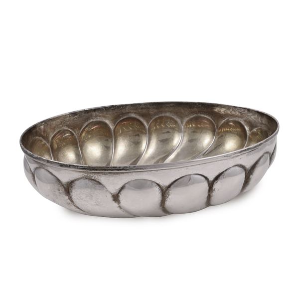 800 SILVER CENTERPIECE  - Auction JEWELRY, WATCHES, AND SILVERWARE - Casa d'Aste International Art Sale