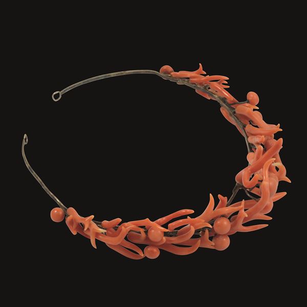 FINE CORAL AND GILDED METAL TIARA (MISSINGS)  - Auction Important Jewelry - Casa d'Aste International Art Sale