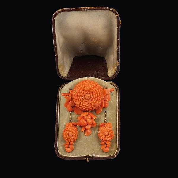 FINE CORAL AND 18KT GOLD BROOCH AND EARRIGS